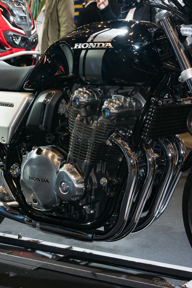 ホンダCB1100RS(東京オートサロン2017)