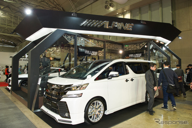 ALPINEブース(東京オートサロン17)