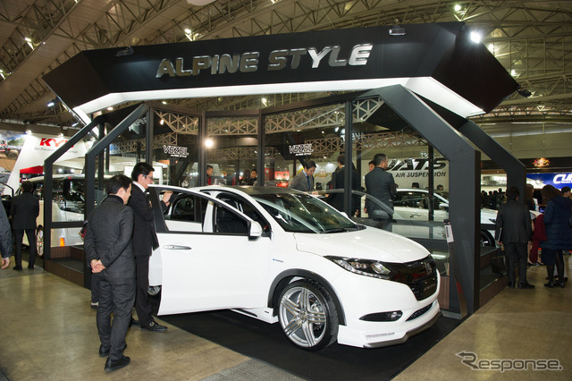 ALPINEブース(東京オートサロン17)