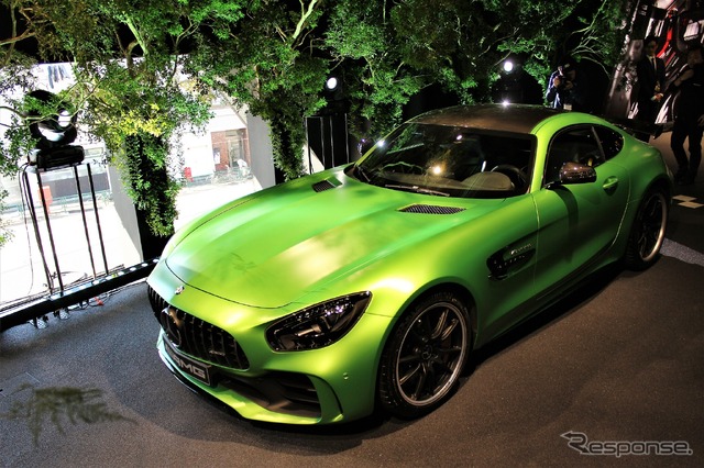 メルセデスAMG GT R