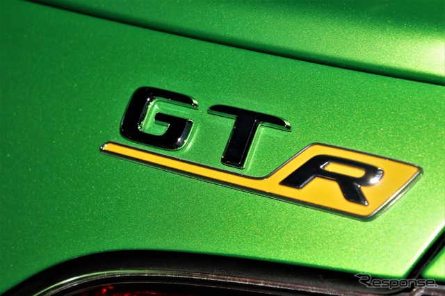 メルセデスAMG GT R