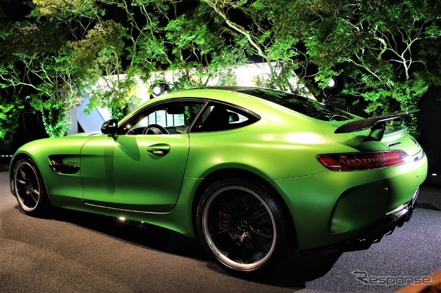 メルセデスAMG GT R