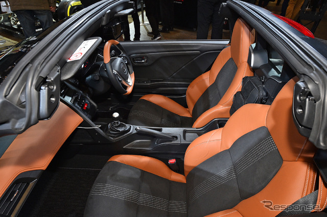 ホンダ S660 ブルーノレザーエディション(東京オートサロン2017)