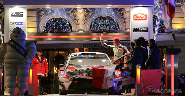 モナコの中心部のカジノ広場からスタートするトヨタヤリスWRC