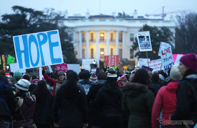 抗議デモ（21日）　(c) Getty Images