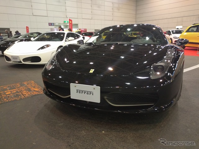 案外少ない赤いフェラーリ?(プレミアムワールド・中古車フェア Auto Speciale)