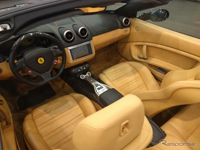 案外少ない赤いフェラーリ？（プレミアムワールド・中古車フェア　Auto Speciale）