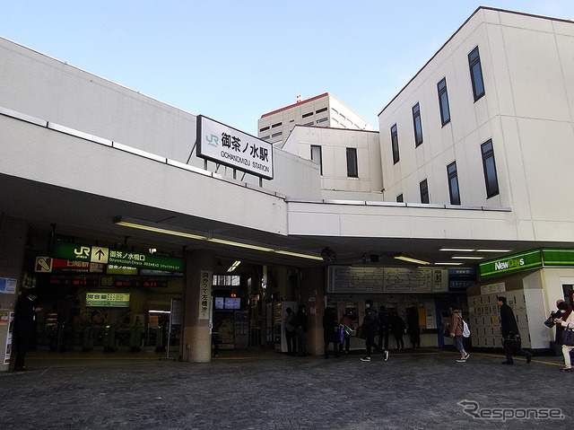 御茶ノ水駅(2017年1月23日撮影)