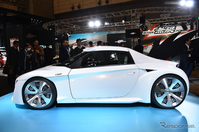 無限 GARU(東京オートサロン2017)