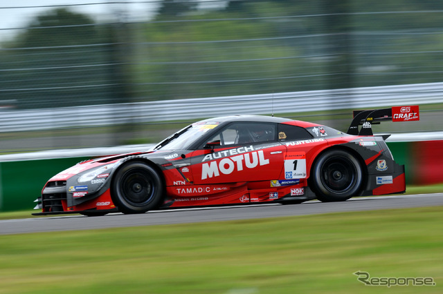 #1 MOTUL AUTECH GT-R