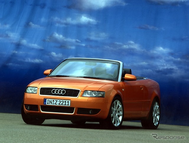 【フランクフルトショー2001出品車】アウディの定番『A4カブリオレ』