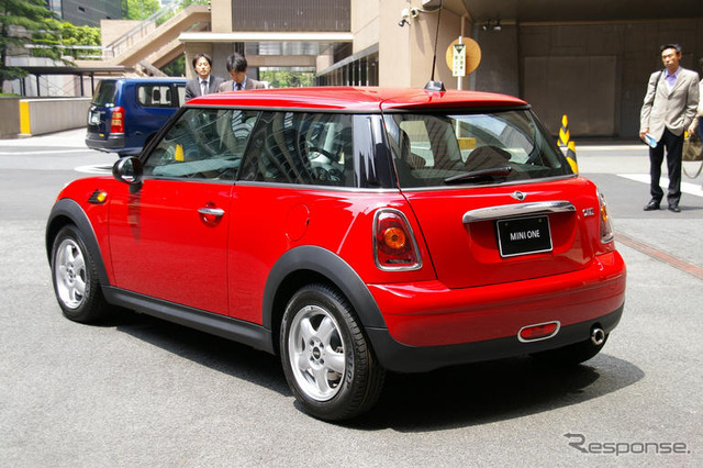 2代目 MINI  ラインアップに ONE を追加