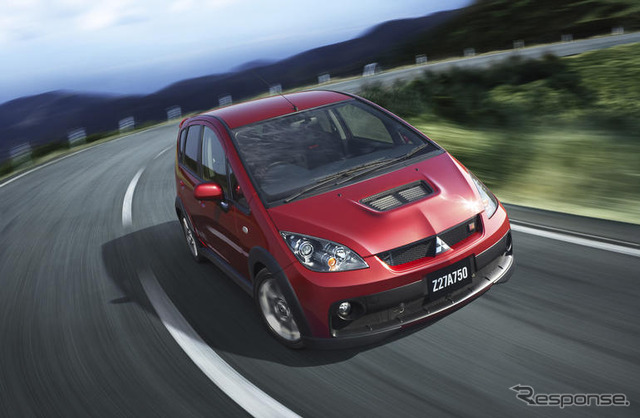 三菱 コルト RALLIART Version-R に レカロ エディション