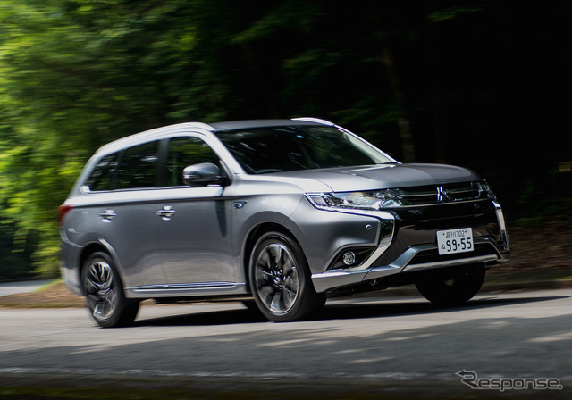 三菱アウトランダーPHEV