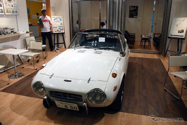ガレージングEXPOが開幕、往年の名車も展示