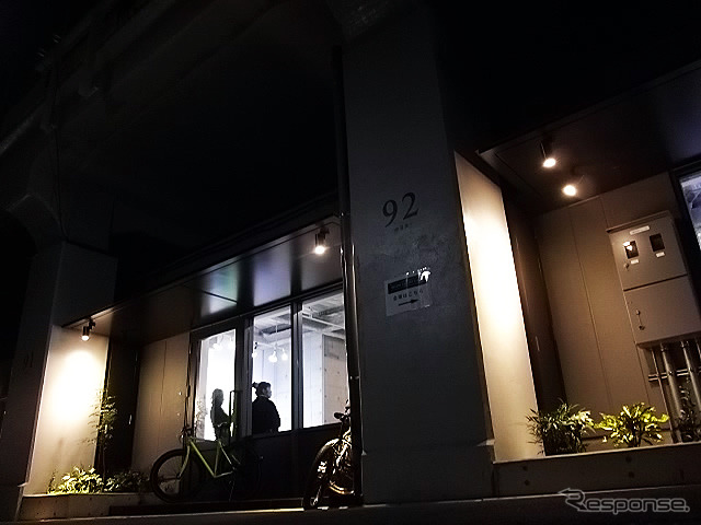 中目黒高架下の期間限定ギャラリー「SHUN SUDO PAINT OVER EXHIBITION 2017 in TOKYO」(2月1~12日、12~19時)