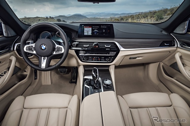 新型BMW5シリーズツーリング