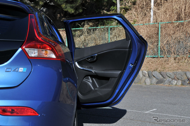 ボルボ V40 D4 Rデザイン ポールスターエディション(ポールスター・パフォーマンス・パーツ装着車)