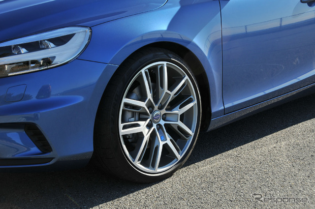 ボルボ V40 D4 Rデザイン ポールスターエディション(ポールスター・パフォーマンス・パーツ装着車)