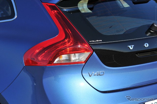 ボルボ V40 D4 Rデザイン ポールスターエディション(ポールスター・パフォーマンス・パーツ装着車)