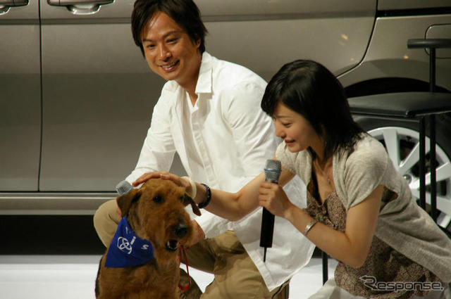 【写真蔵】椎名桔平&菅野美穂…トヨタ アイシス 新CM発表会