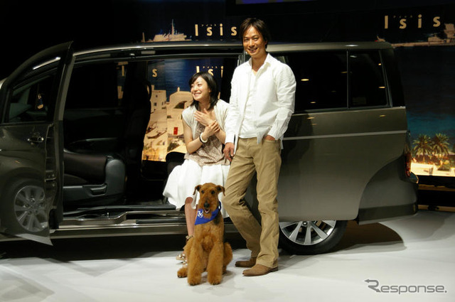 【写真蔵】椎名桔平&菅野美穂…トヨタ アイシス 新CM発表会