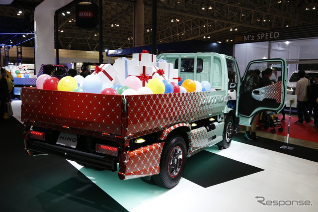 フレンドリー カーゴ(日野デュトロ・ハイブリッド・カーゴ。東京オートサロン2017)