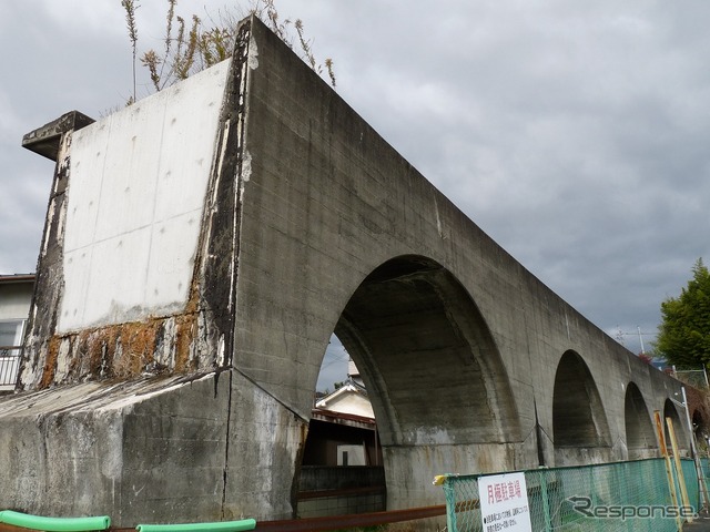 未成線の遺構は各地に点在しており、一部は観光などに活用されている。写真は土木遺産に選定された五新線（阪本線）のアーチ橋。