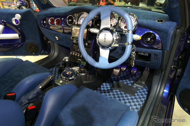 【東京スペシャルインポートカーショー07】輸入車も! オートバックス