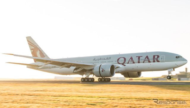 オークランド空港にタッチダウンしたカタール航空機初便