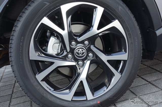 トヨタ C-HR G(ハイブリッド)