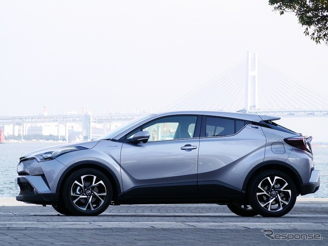 トヨタ C-HR G（ハイブリッド）