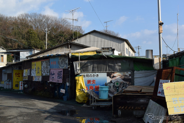 虫明の牡蠣小屋、稲荷丸。