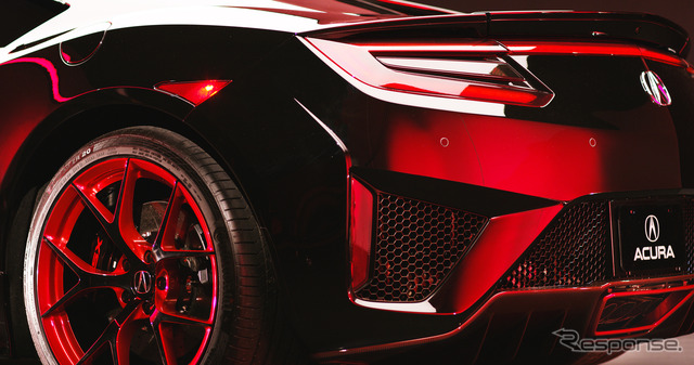 新型アキュラ（ホンダ）NSXのミュージケアーズ・チャリティ仕様