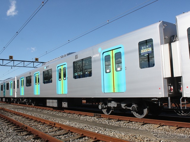 7号車:40700形(T3)(40702)。