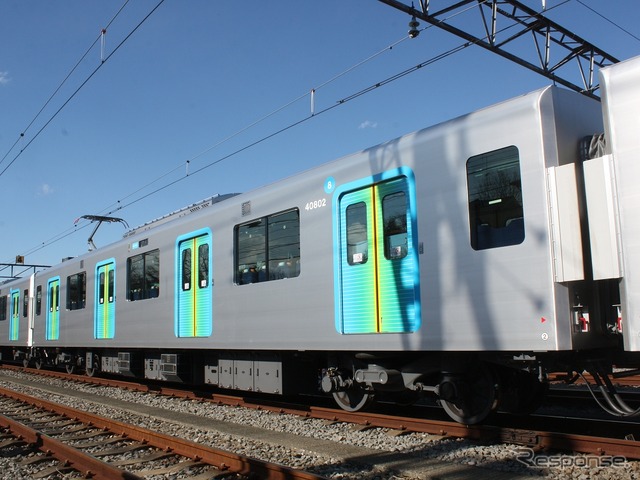8号車:40800形(M5)(40802)。パンタグラフと制御装置を搭載している。