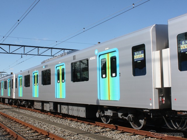 9号車:40900形(M6)(40902)。SIVとコンプレッサーを搭載している。
