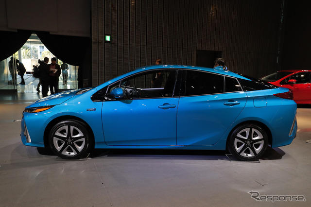 【トヨタ プリウスPHV 新型】村上常務「グローバル販売の半分以上を日本で」