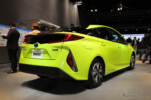 【トヨタ プリウスPHV 新型】村上常務「グローバル販売の半分以上を日本で」