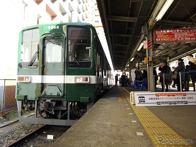 昭和30年代試験塗装カラーの8568編成