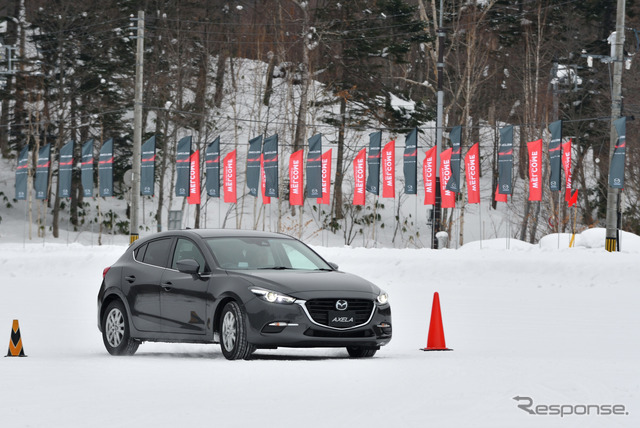 マツダがメディア向けに開催した雪上試乗会の様子