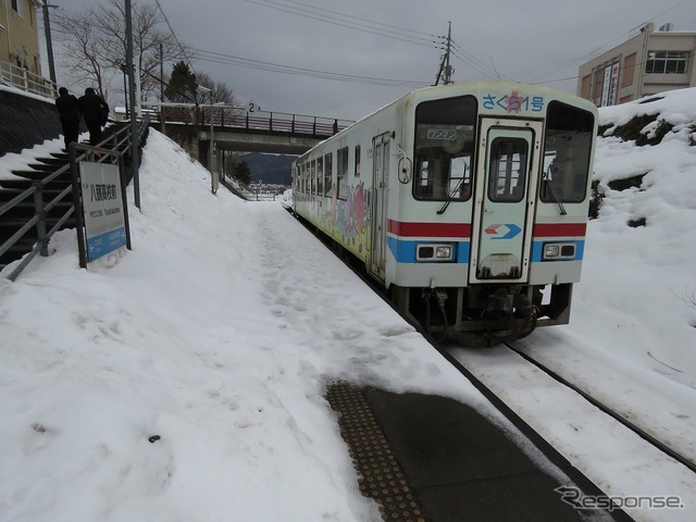 北大阪急行線の初乗り運賃は値上げ後も「日本一安い鉄道運賃」だが、若桜鉄道（写真）や岡山電軌の最安運賃と同額になる。