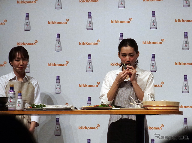 「いつでも新鮮 しぼりたて生しょうゆ」CM発表会(都内、2月21日)