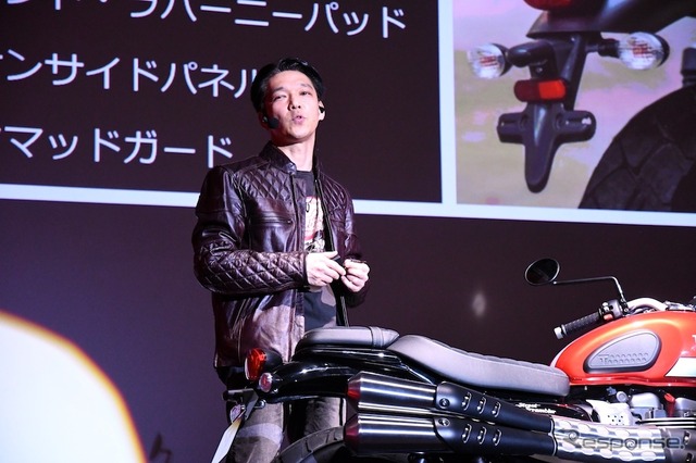 トライアンフモーターサイクルズジャパン、新型車発表会にて。