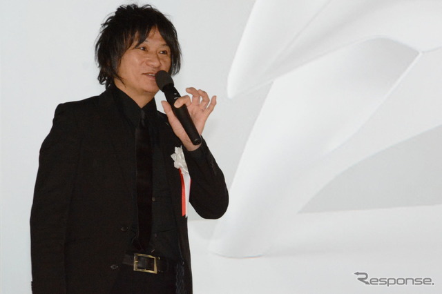 概要を説明する長屋明浩デザイン本部長