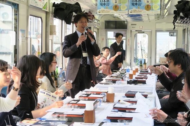叡山電鉄は恒例となった『えいでん日本酒電車』を今年も運行する。写真は2016年の『日本酒電車』の様子。