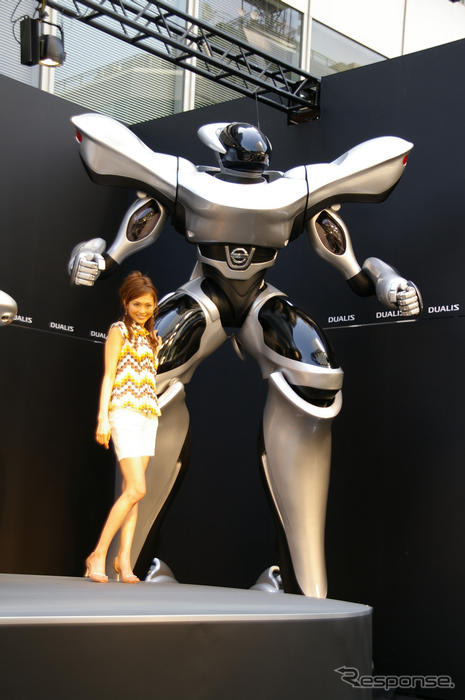 【日産 デュアリス 発表】写真蔵…押切もえ「挑戦し続ける人が好き」