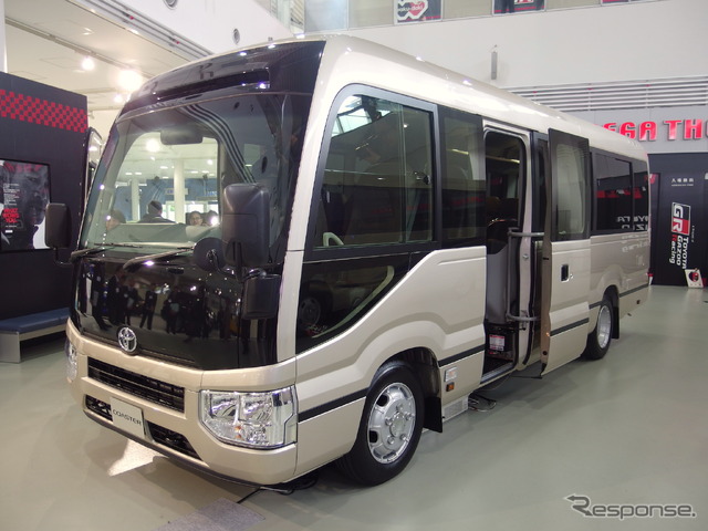 トヨタ・コースター　〈撮影 高木啓〉
