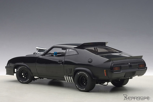 ブラック・インターセプター 1/18スケールモデル