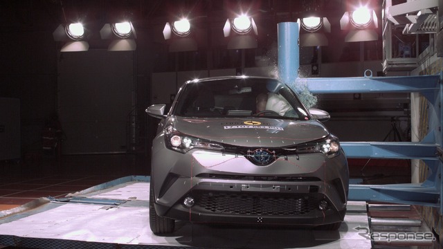 トヨタC-HR：ユーロNCAP、側面ポール衝突試験